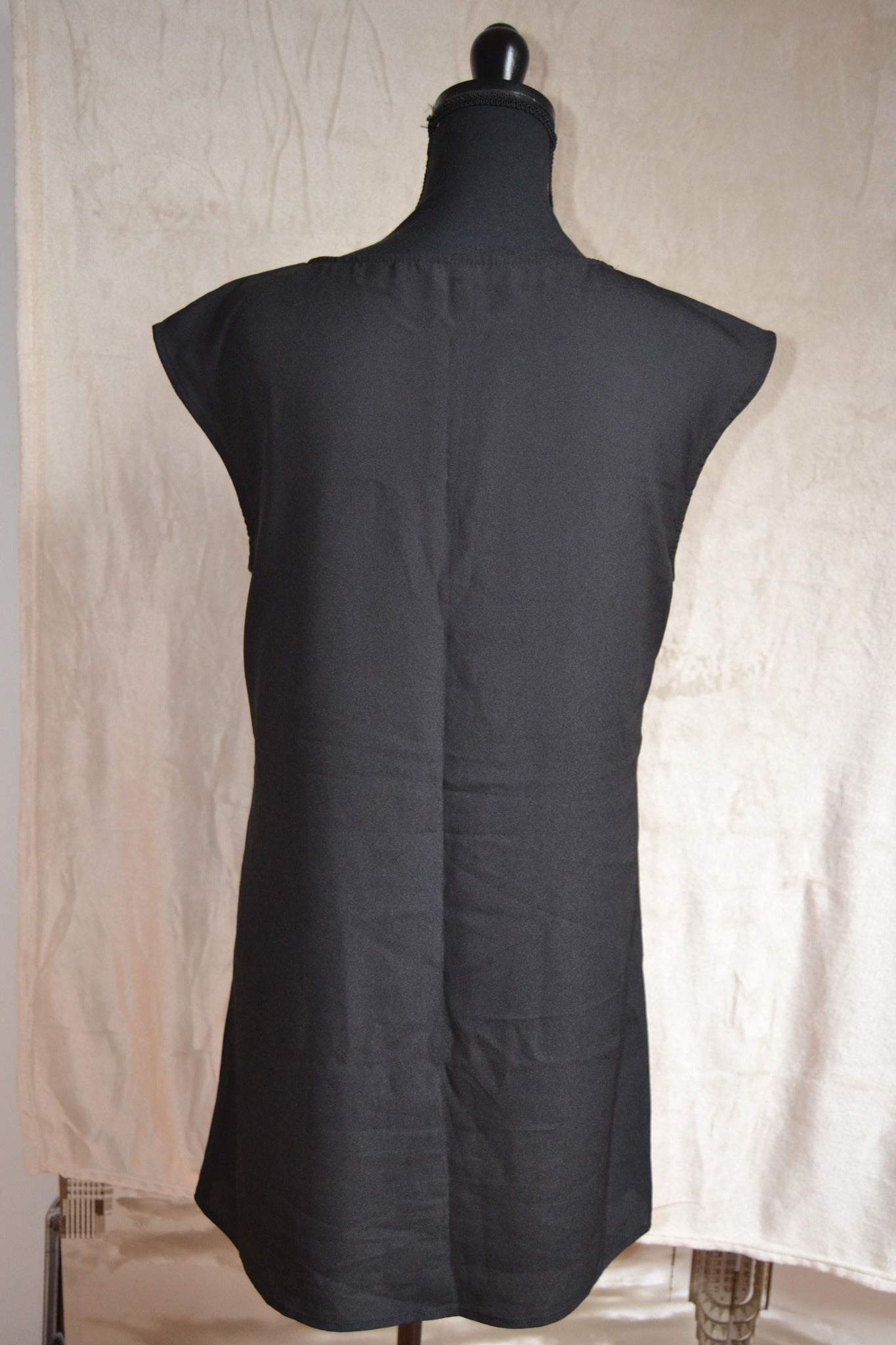 Robe noire avec motifs Taille 38