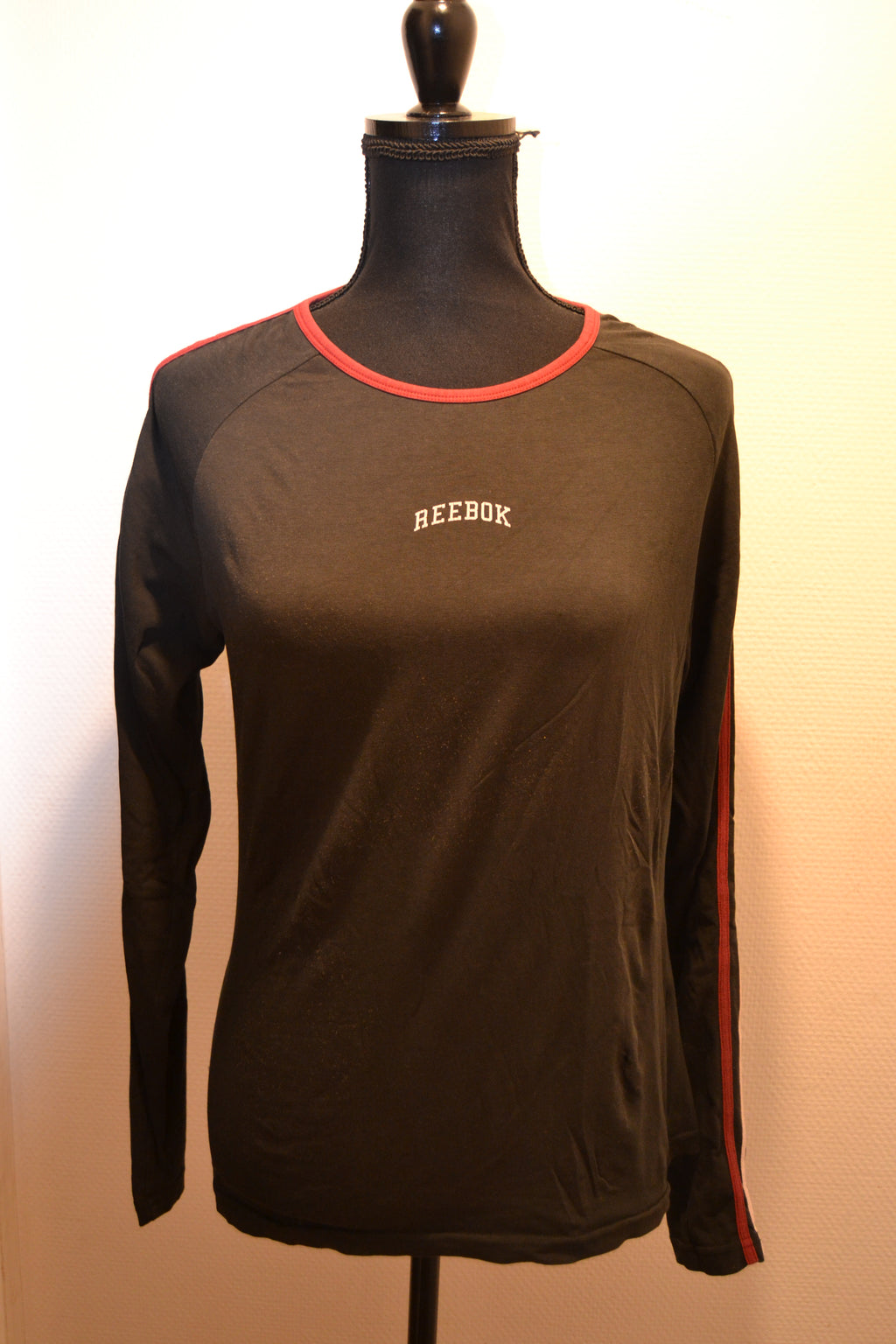 T-shirt manches longues Reebok noir et rouge - Taille M