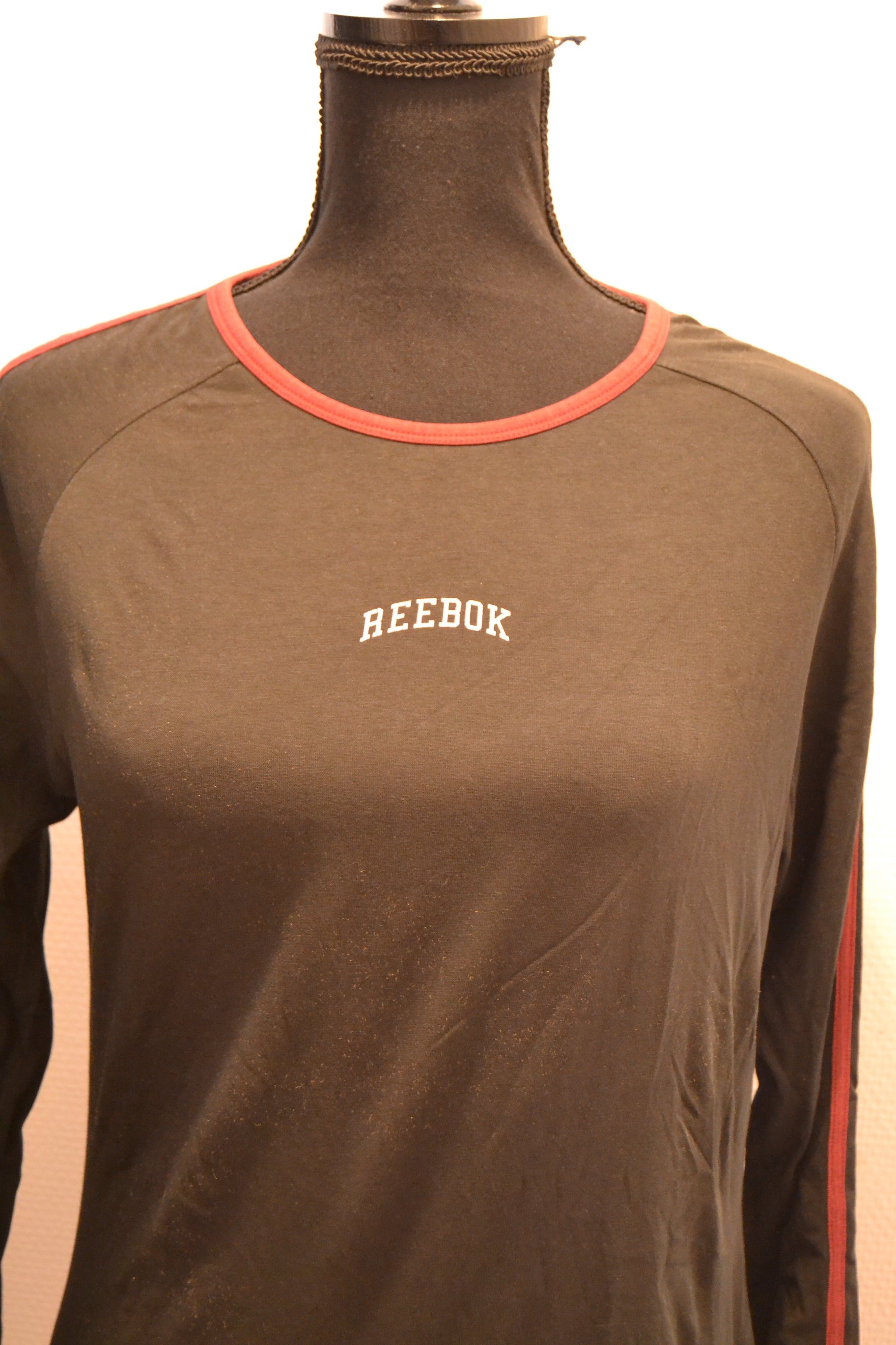 T-shirt manches longues Reebok noir et rouge - Taille M