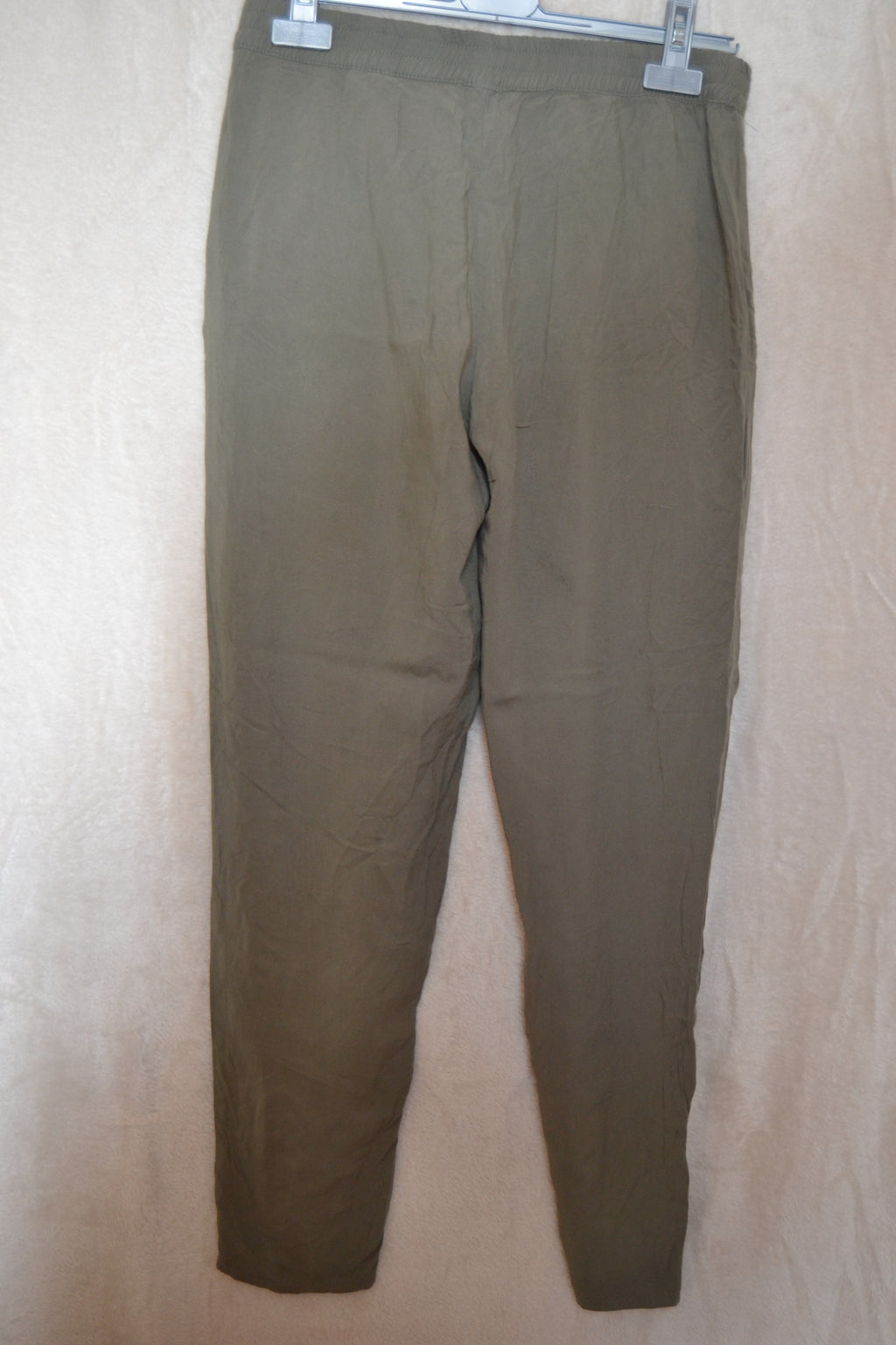 Pantalon fluide kaki Divided – Taille 38