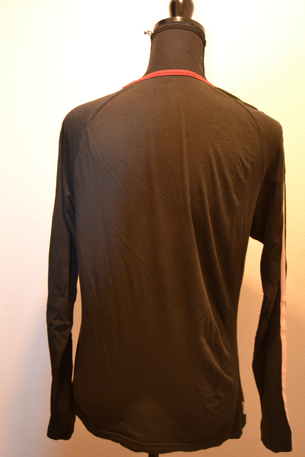 T-shirt manches longues Reebok noir et rouge - Taille M