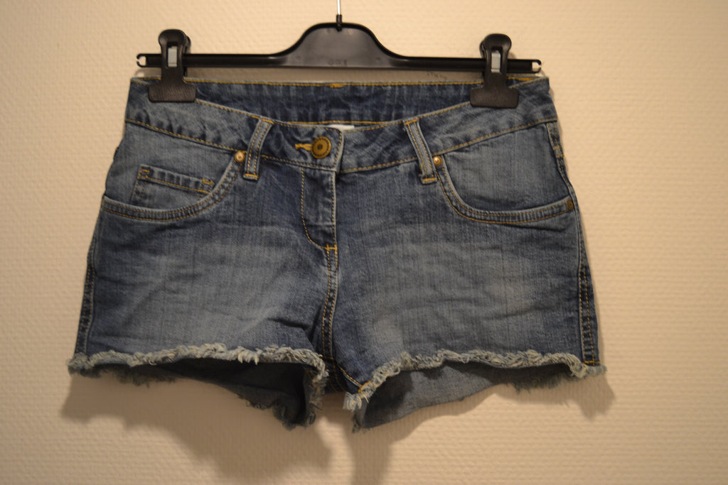 Short en Jean Frangé – Cécilia Fashion (Taille 38)
