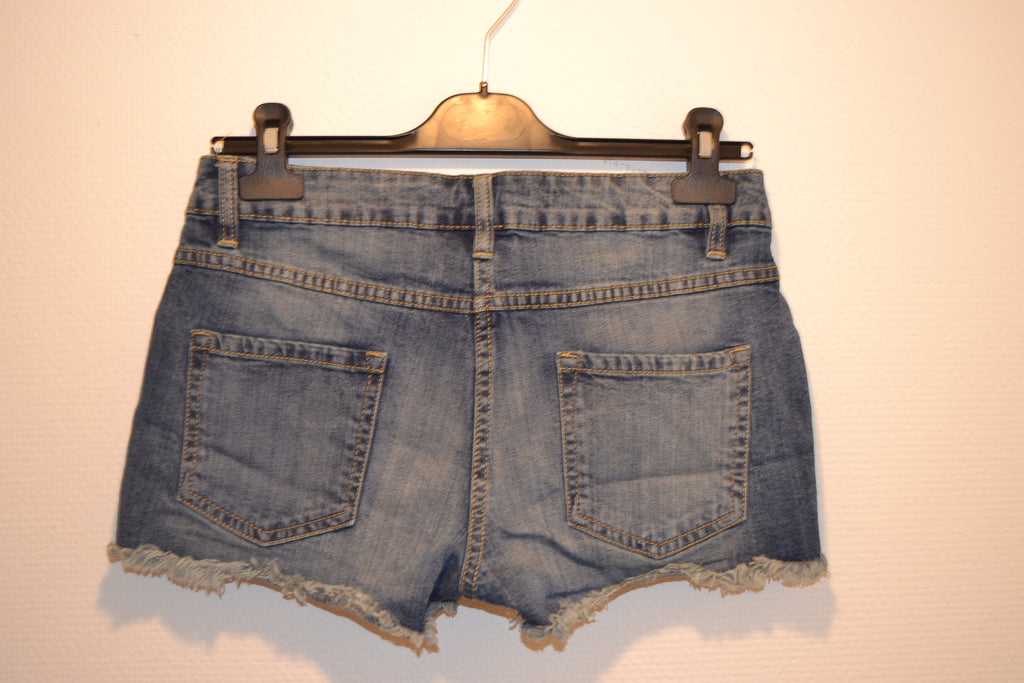 Short en Jean Frangé – Cécilia Fashion (Taille 38)
