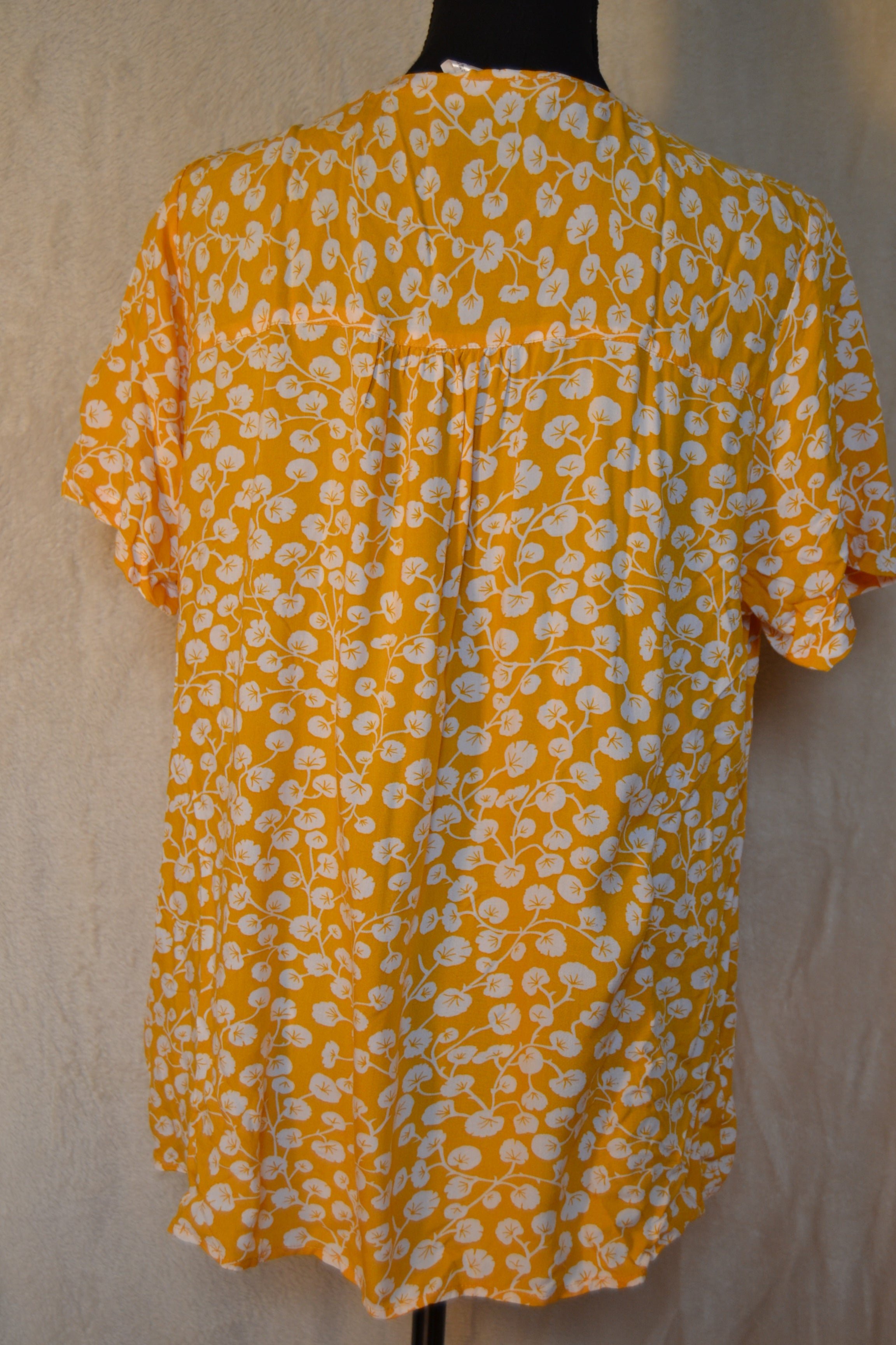 T-shirt Jaune à Motif Femme – Taille 44 | Seconde Main