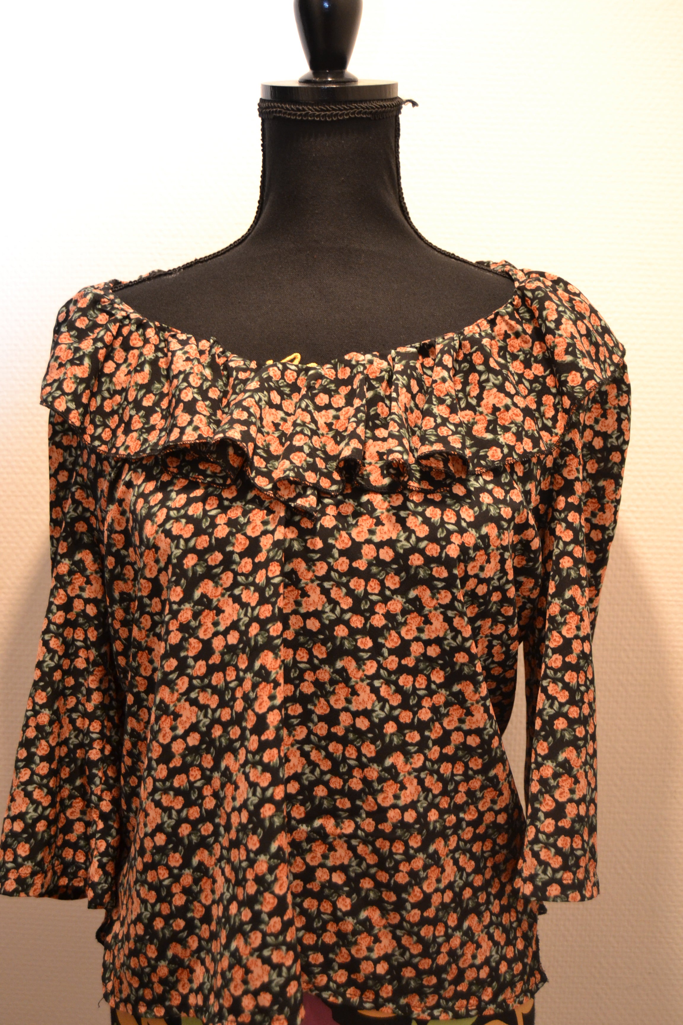 Haut fluide fleuri à col volanté Shein – Taille M