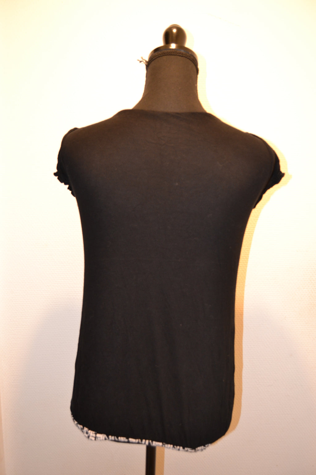 Haut noir à motifs ethniques et dentelle – Taille XS/S