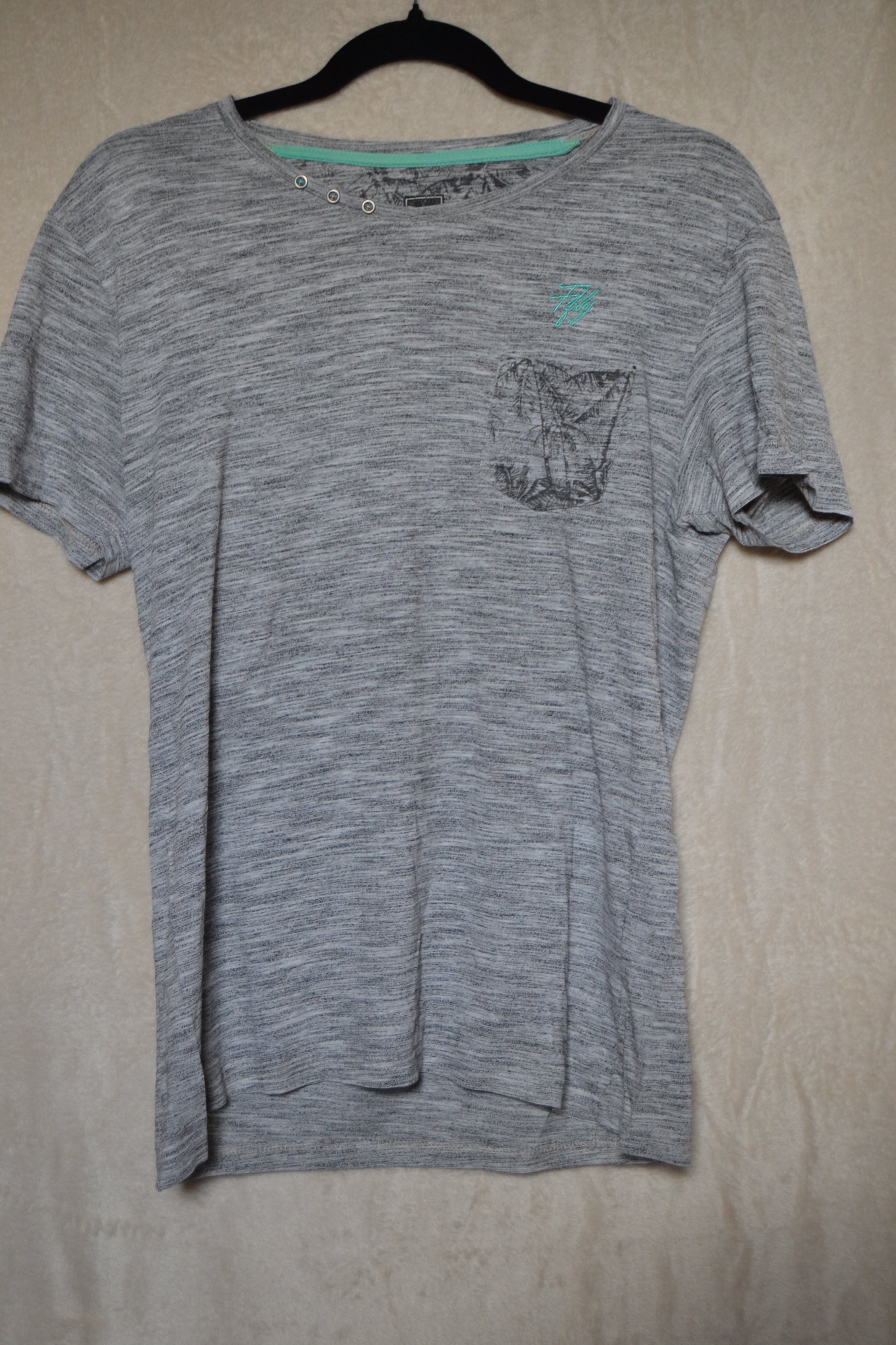 T-shirt Gris Firefly — Taille M — Petite Imperfection, Grand Prix