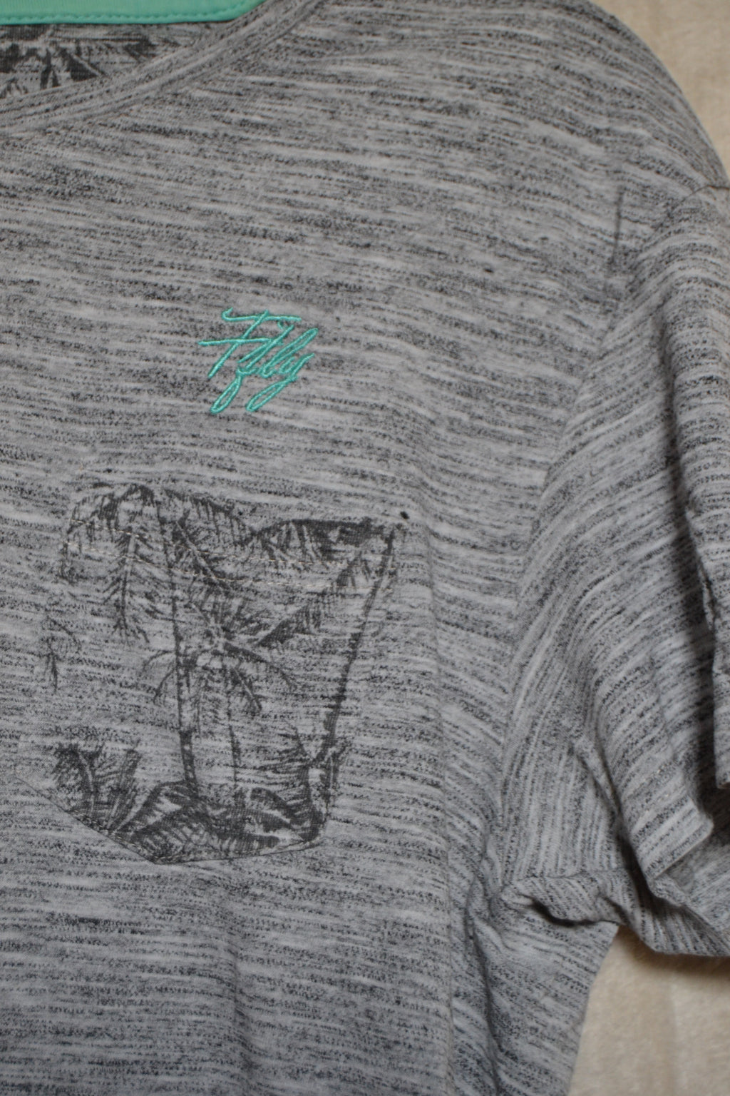 T-shirt Gris Firefly — Taille M — Petite Imperfection, Grand Prix