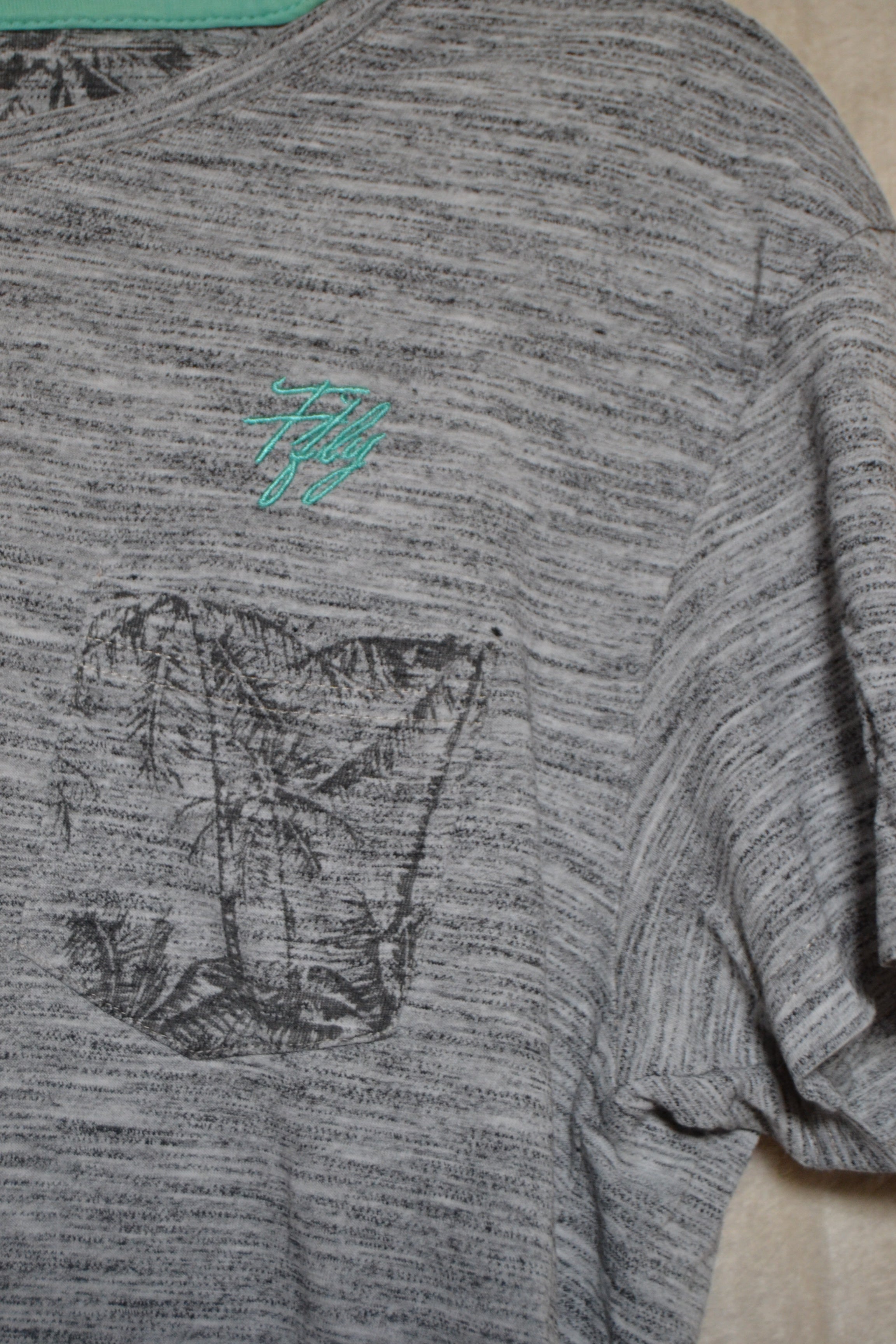 T-shirt Gris Firefly — Taille M — Petite Imperfection, Grand Prix