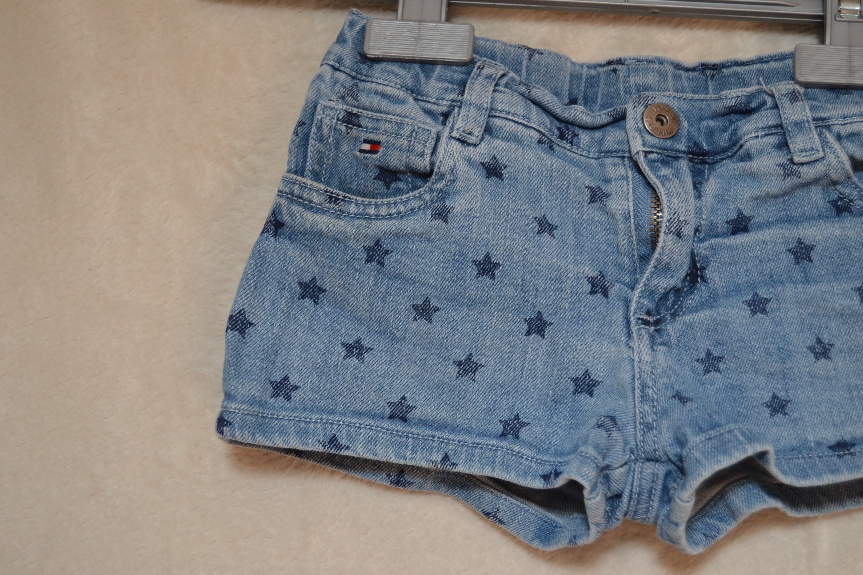 Short en jeans Tommy Hilfiger Taille 4ans