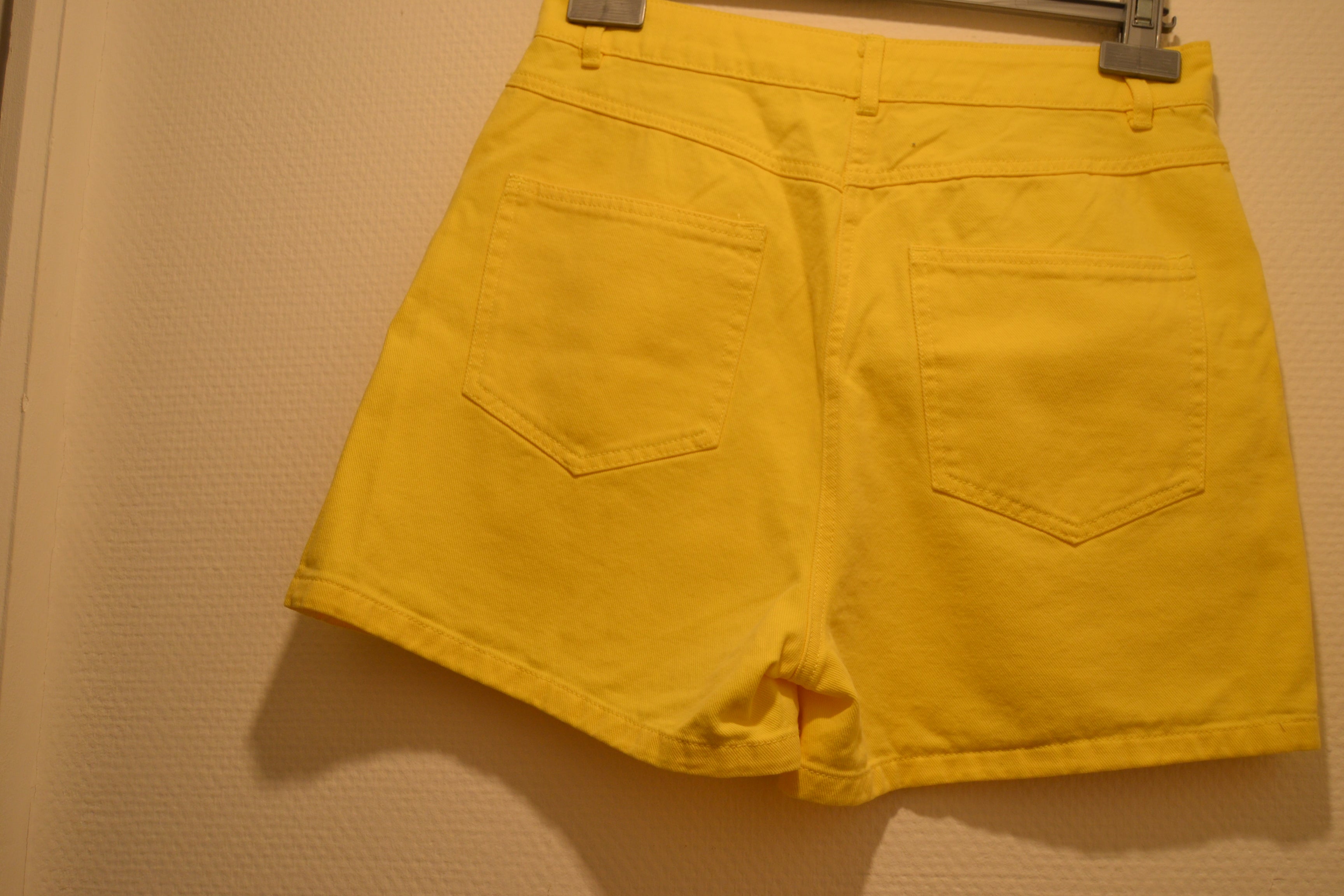 Jupe-short en jean jaune Daphnea Paris – Taille M