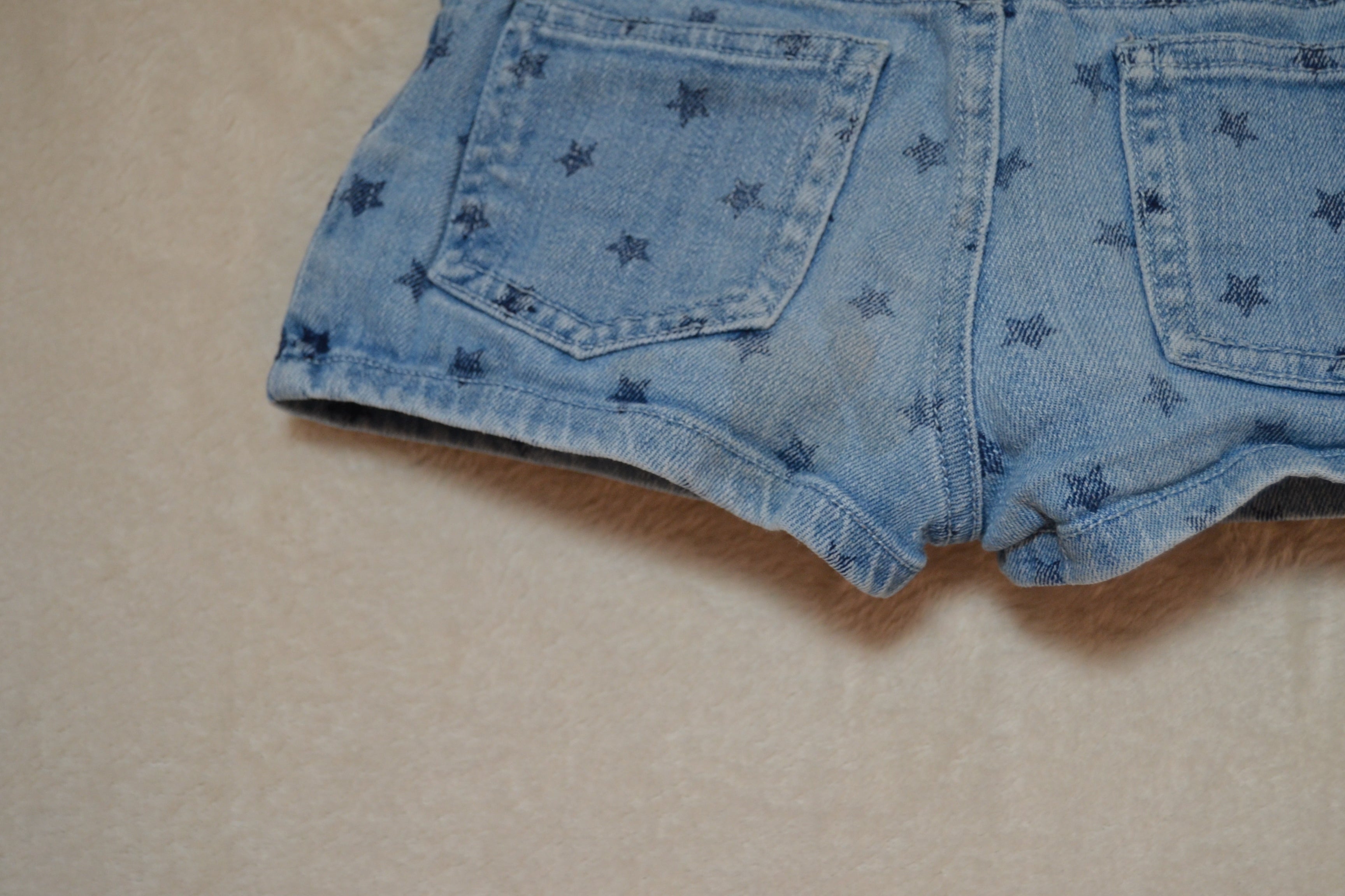 Short en jeans Tommy Hilfiger Taille 4ans