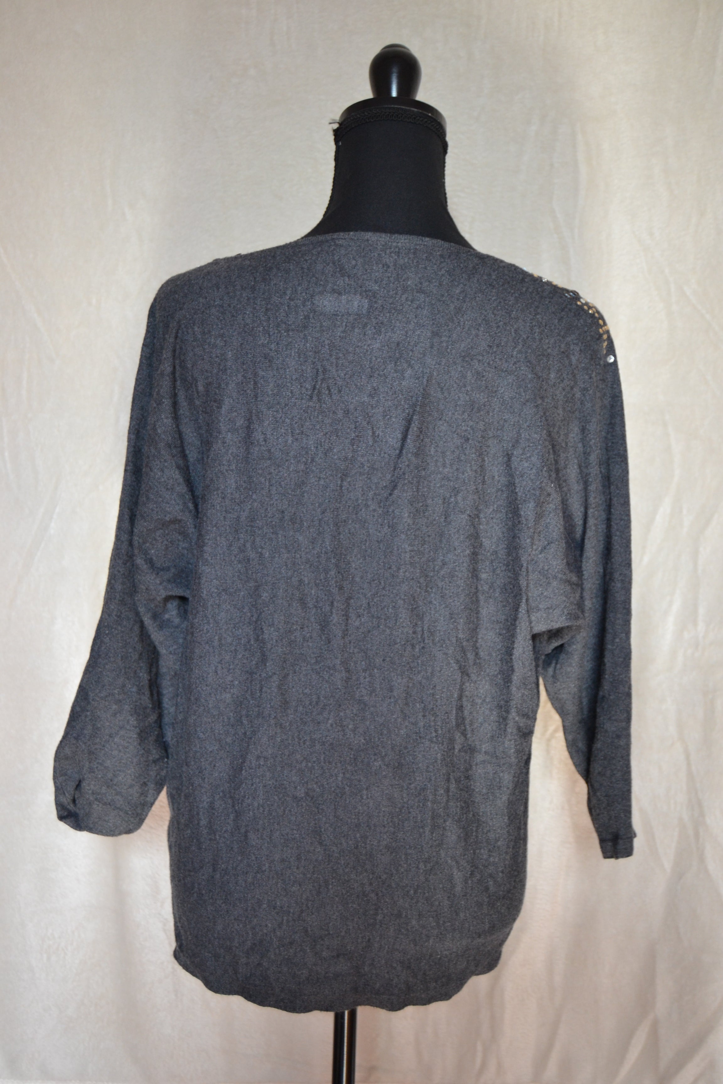 Pull Gris à Strass – Taille 4