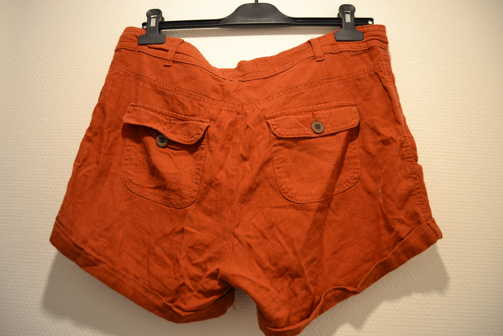 Short fluide en lin Terracotta – Fashion Private Company (Taille 40)
