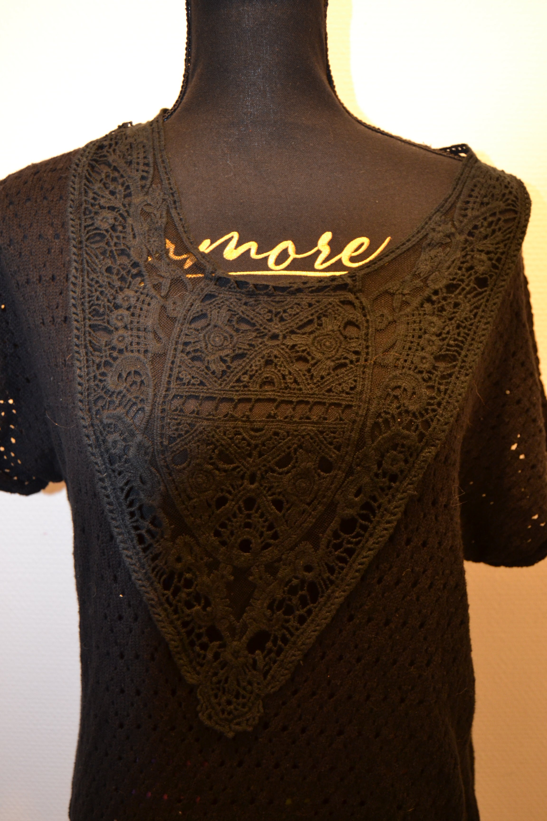 Top noir en maille ajourée et dentelle By Joss – Taille 2 (38/M)