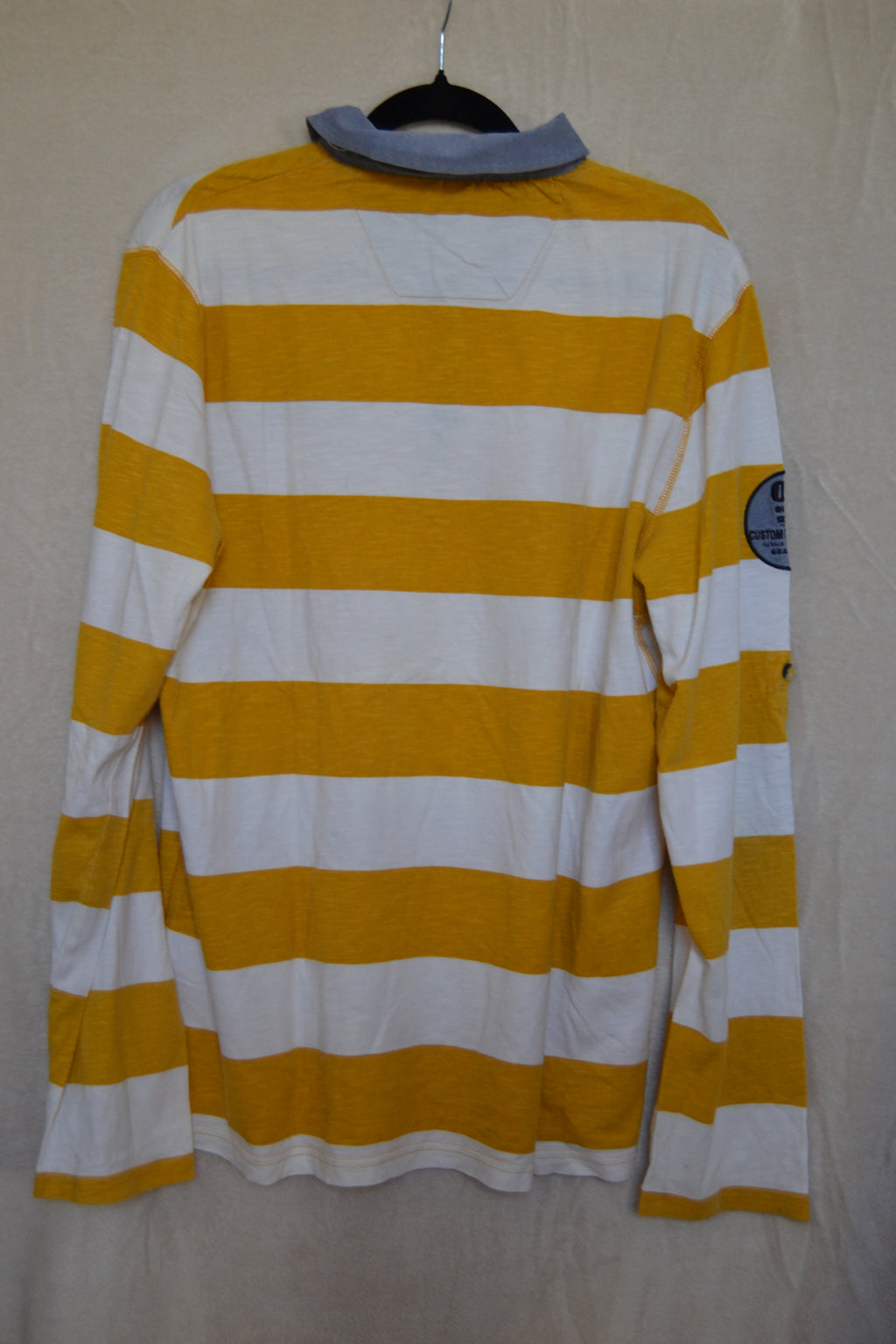 Polo Manches Longues Celio – Blanc Rayé Jaune & Col Bleu – Taille XL