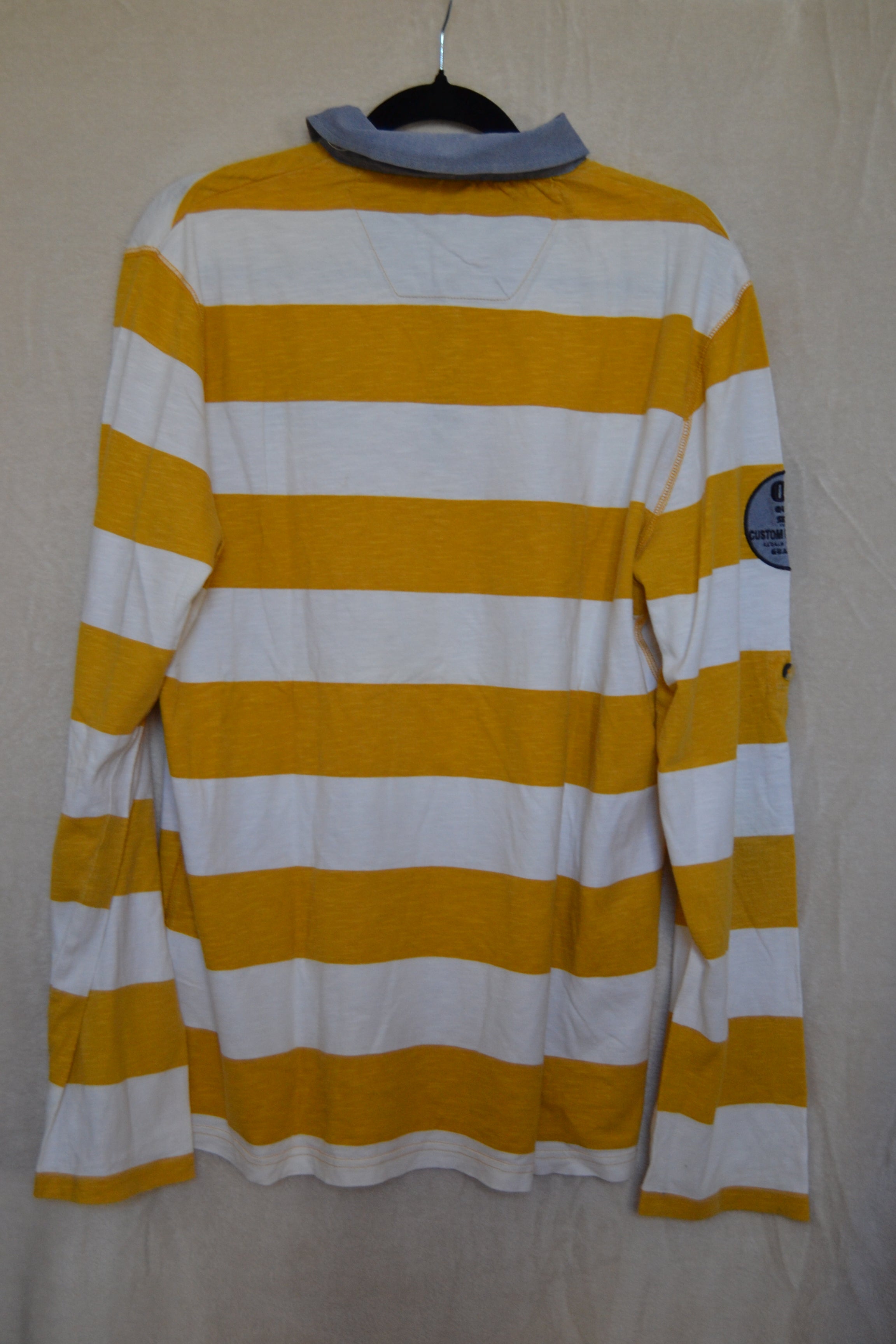 Polo Manches Longues Celio – Blanc Rayé Jaune & Col Bleu – Taille XL