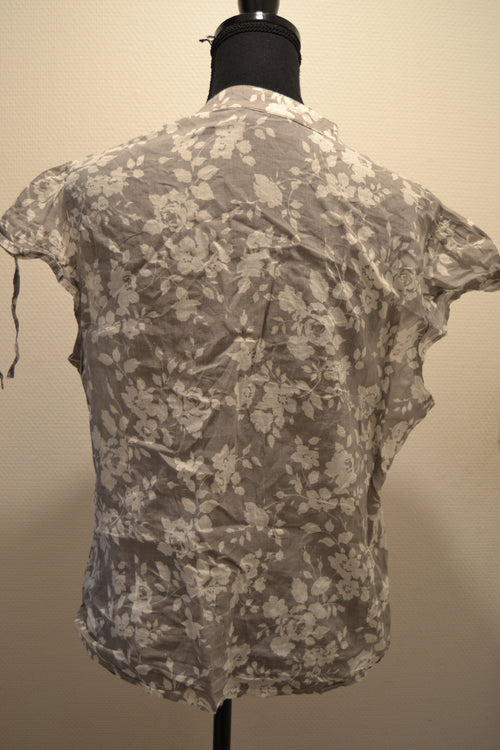 Chemisier fluide Kiabi gris à motifs fleurs – Taille 48 (2XL)