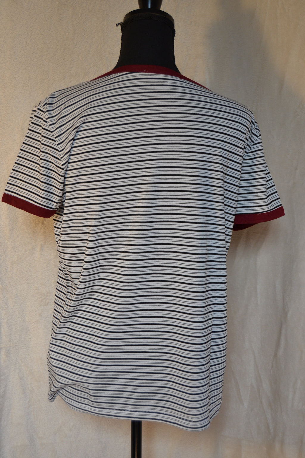 T-shirt rayé «It's all good baby» taille L Gémo