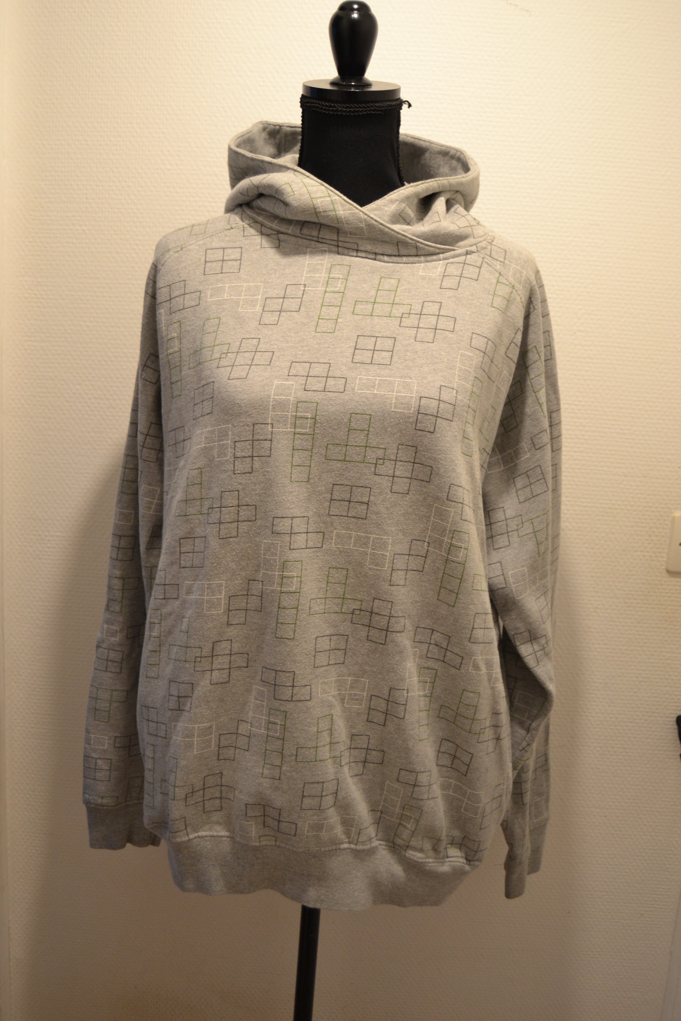 Sweat à capuche MPO No Problemo – Gris motifs géométriques – Taille 4 (XL)