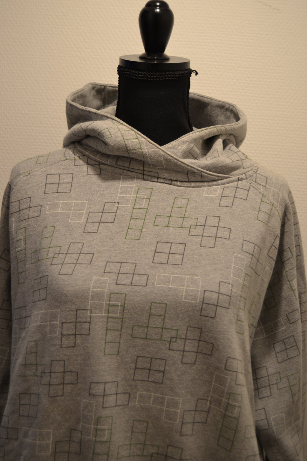 Sweat à capuche MPO No Problemo – Gris motifs géométriques – Taille 4 (XL)