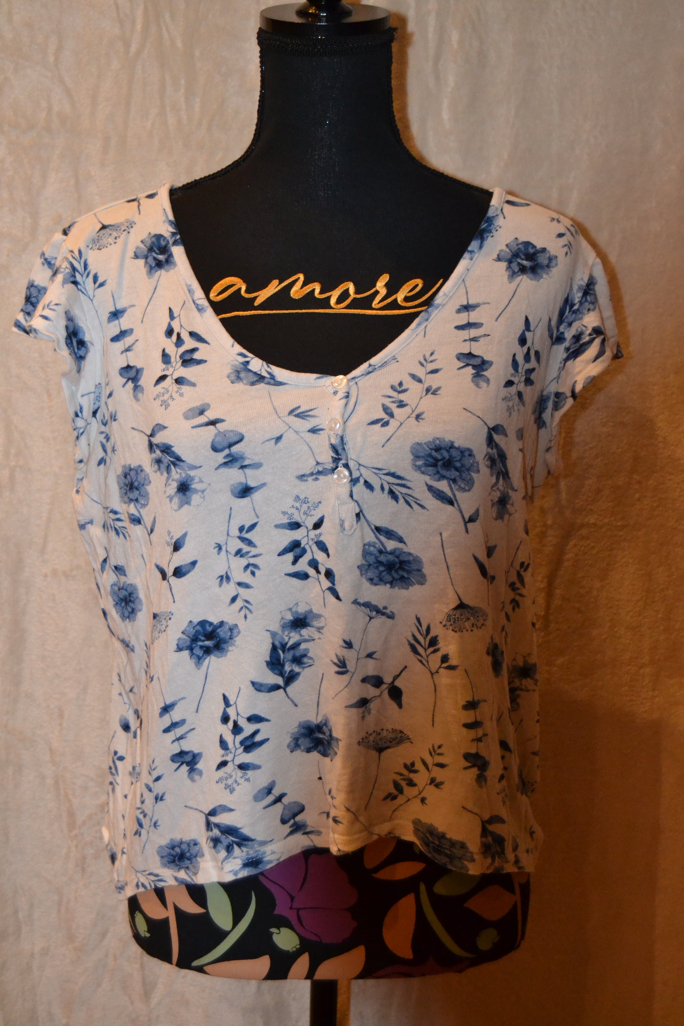 T-shirt Blanc à Fleurs Bleues Esmara - Taille M